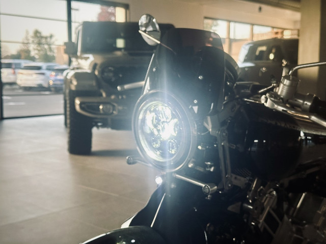 
                                                Voiture
                                                 Voiture Cabriolet - Brough Superior Anniversary . - 74970€