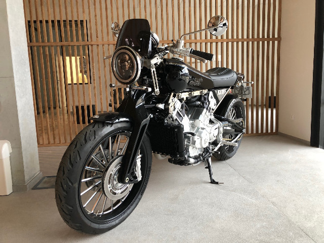 
                                                Voiture
                                                 Voiture Cabriolet - Brough Superior Anniversary . - 74970€