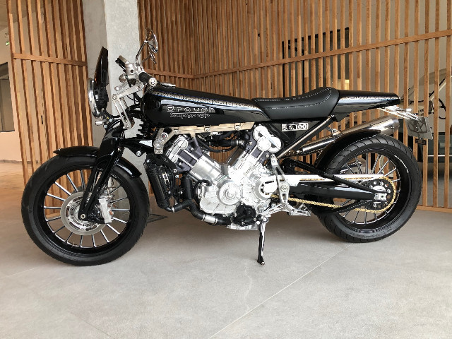 
                                                Voiture
                                                 Voiture Cabriolet - Brough Superior Anniversary . - 74970€