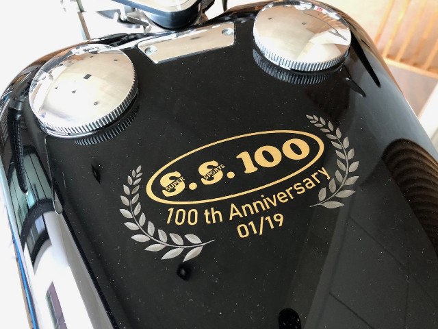 
                                                Voiture
                                                 Voiture Cabriolet - Brough Superior Anniversary . - 74970€