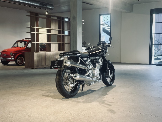 
                                                Voiture
                                                 Voiture Cabriolet - Brough Superior Anniversary . - 74970€