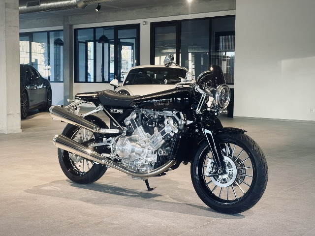 
                                                Voiture
                                                 Voiture Cabriolet - Brough Superior Anniversary . - 74970€