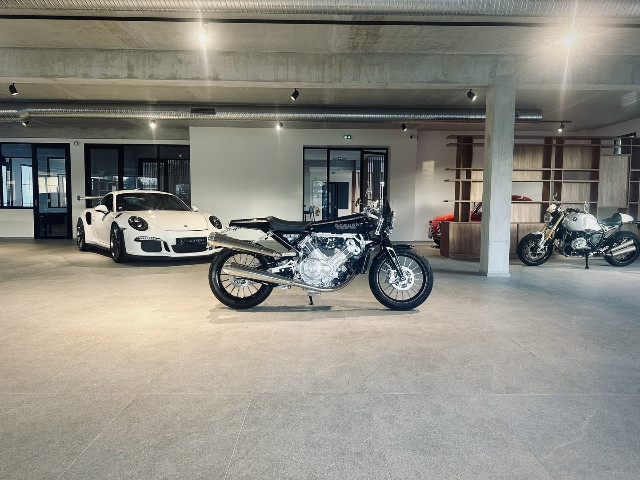 
                                                Voiture
                                                 Voiture Cabriolet - Brough Superior Anniversary . - 74970€