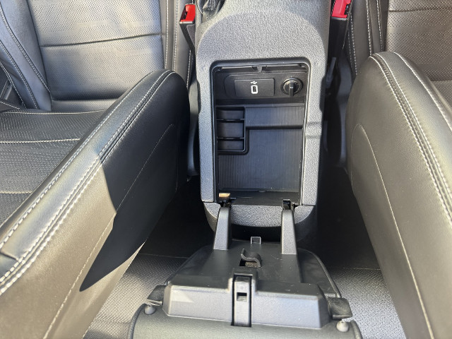 
                                                Voiture
                                                 Voiture Cabriolet - Ford Mustang CABRIOLET V8 5.0 BVA10 / GT - 51970€