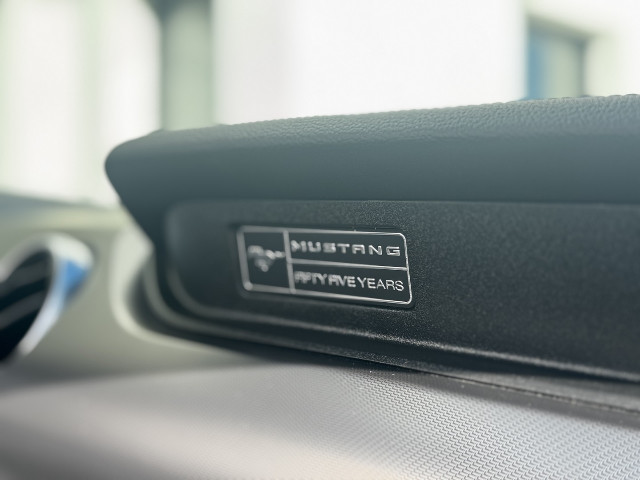 
                                                Voiture
                                                 Voiture Cabriolet - Ford Mustang CABRIOLET V8 5.0 BVA10 / GT - 51970€