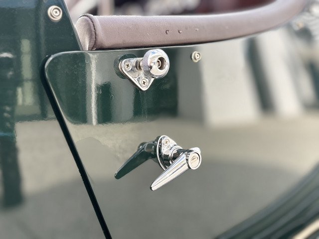 
                                                Voiture
                                                 Voiture Cabriolet - Morgan Roadster V6 3.0 . - 69970€