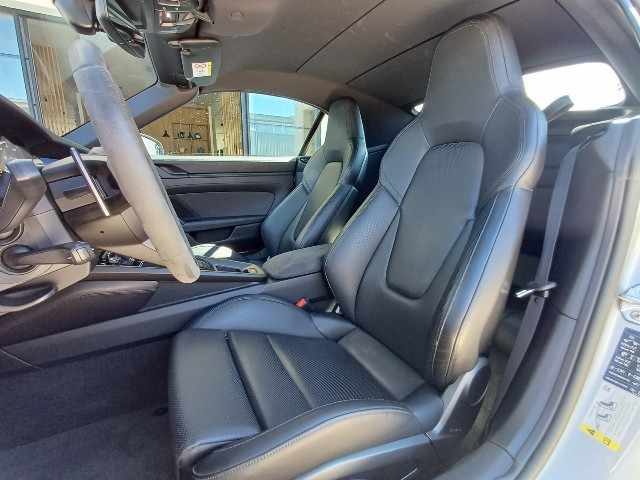 
                                                Voiture
                                                 Voiture Cabriolet - Porsche 911 (992) Cabriolet CARRERA 4 GTS 3.0 480 CH - 189970€