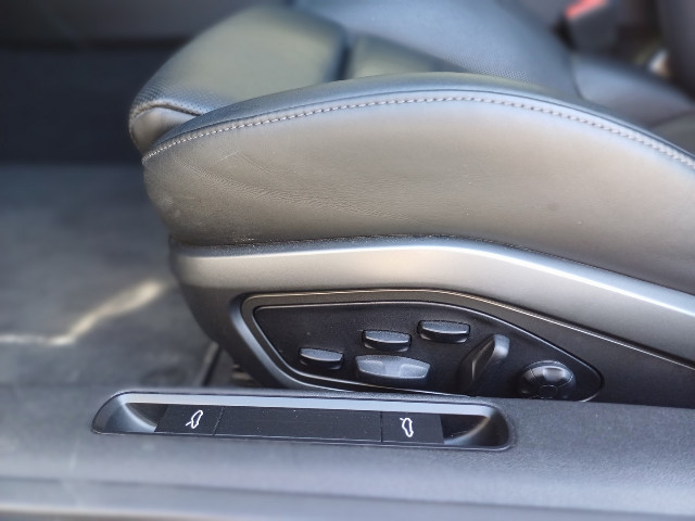 
                                                Voiture
                                                 Voiture Cabriolet - Porsche 911 (992) Cabriolet CARRERA 4 GTS 3.0 480 CH - 189970€