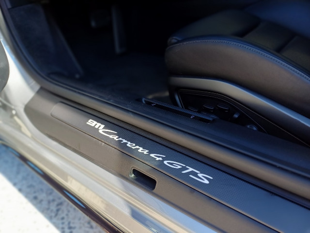 
                                                Voiture
                                                 Voiture Cabriolet - Porsche 911 (992) Cabriolet CARRERA 4 GTS 3.0 480 CH - 189970€