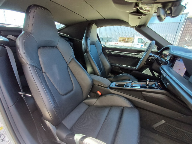 
                                                Voiture
                                                 Voiture Cabriolet - Porsche 911 (992) Cabriolet CARRERA 4 GTS 3.0 480 CH - 189970€