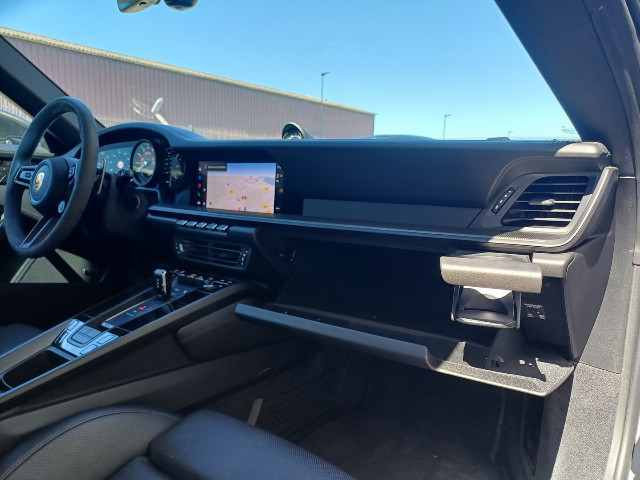 
                                                Voiture
                                                 Voiture Cabriolet - Porsche 911 (992) Cabriolet CARRERA 4 GTS 3.0 480 CH - 189970€