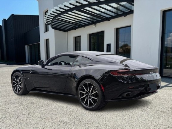 
                                                Voiture
                                                 Voiture Coupé - Aston Martin Db11 LAUNCH EDITION V12 5.2L - 146970€