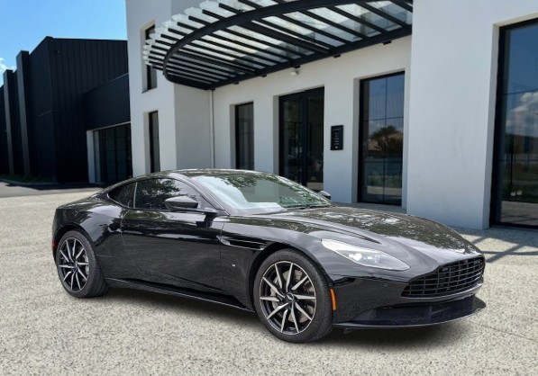 
                                                Voiture
                                                 Voiture Coupé - Aston Martin Db11 LAUNCH EDITION V12 5.2L - 146970€