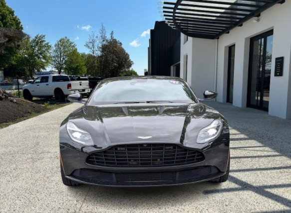 
                                                Voiture
                                                 Voiture Coupé - Aston Martin Db11 LAUNCH EDITION V12 5.2L - 146970€