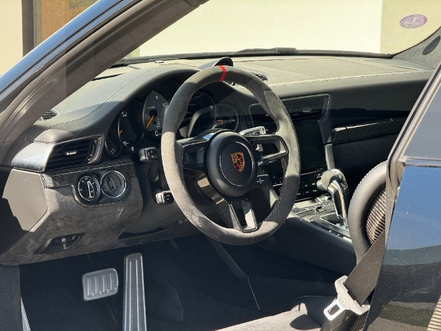 
                                                Voiture
                                                 Voiture Coupé - Porsche 911 (991) GT2 RS - 459970€