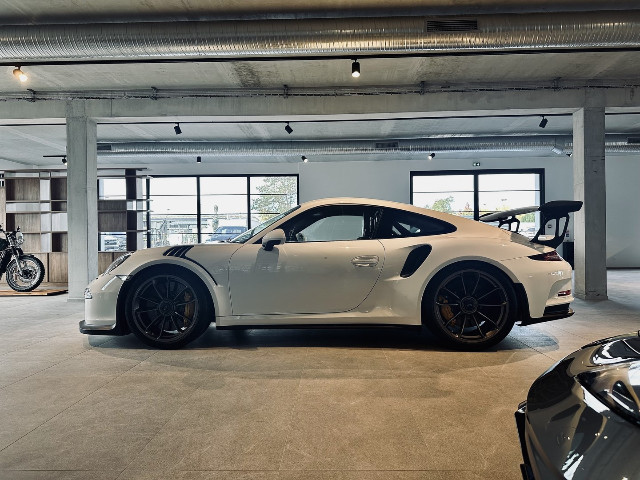 
                                                Voiture
                                                 Voiture Coupé - Porsche 911 (991) GT3 RS - 199970€