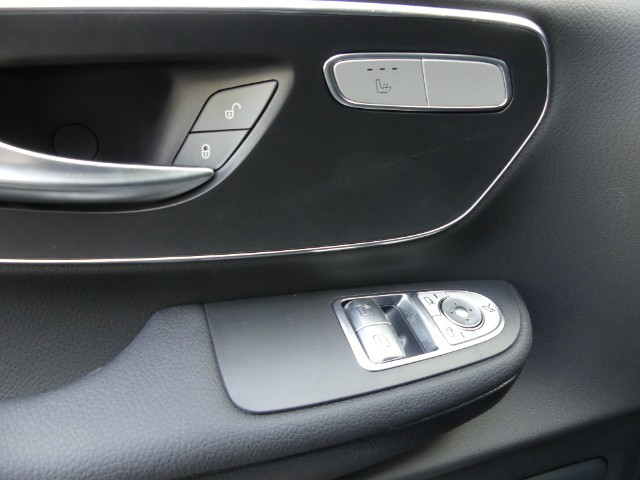 
                                                Voiture
                                                 Voiture Monospace - Mercedes-benz Classe V Long 250D 9G-Tronic VanTourer Urban - 69970€