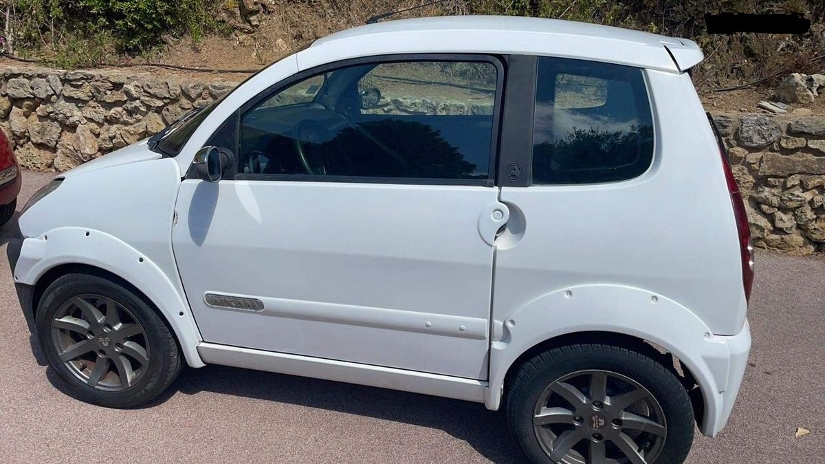 
                                                Voiture
                                                 Voiture sans permis