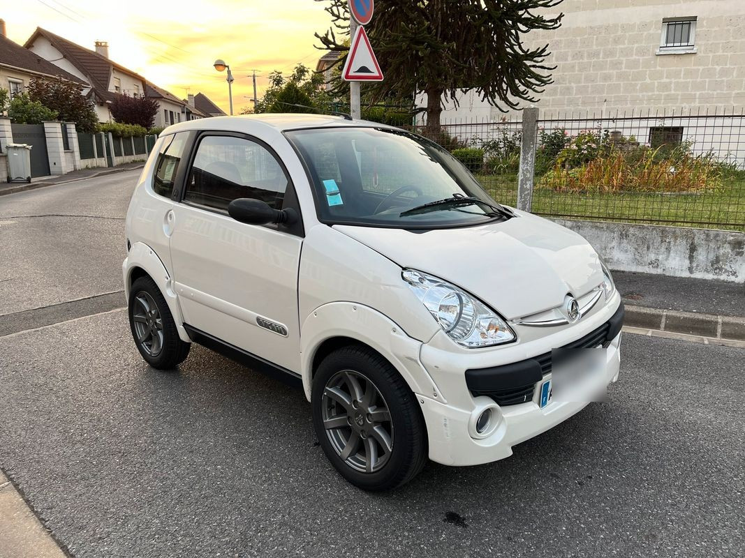 
                                                Voiture
                                                 Voiture sans permis Aixam City Sport - CT OK