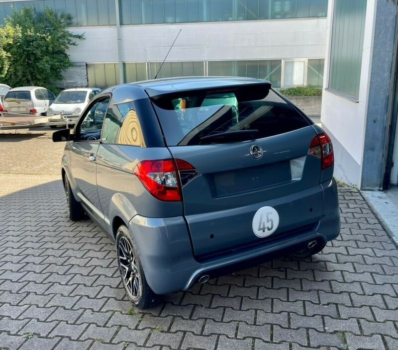 
                                                Voiture
                                                 VOITURE SANS PERMIS  AIXAM COUPE GRIS