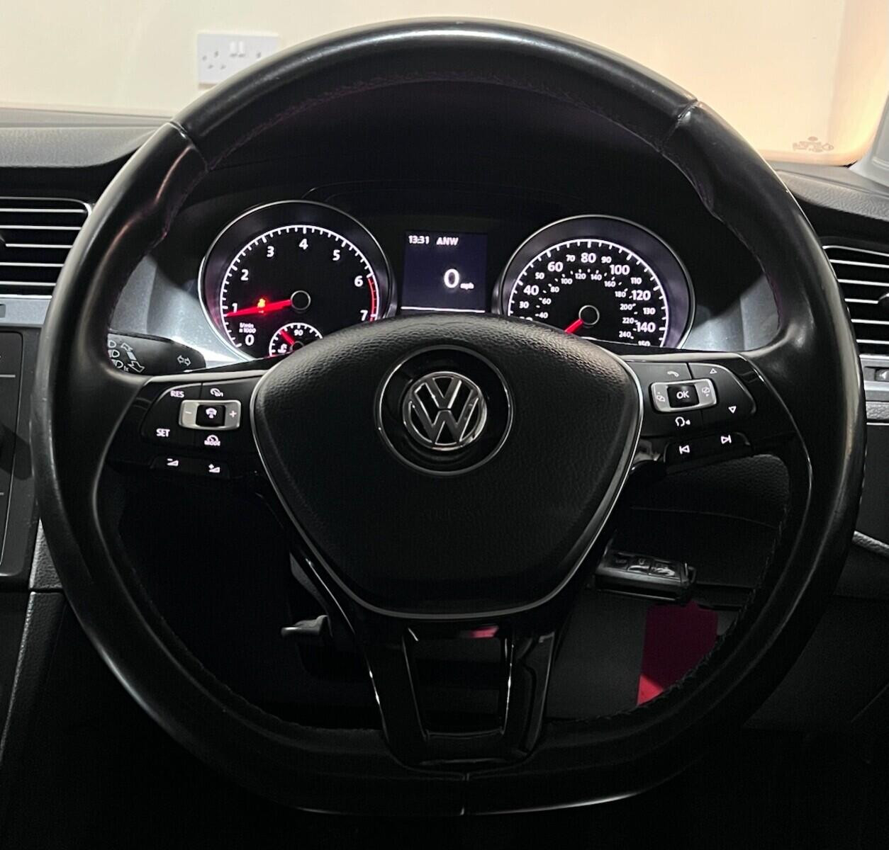 Voiture
                                                 Volkswagen Golf 1.4 TSI SE Nav Hatchback 5dr Petrol Manual Euro 6 (s/s) (125 ps)