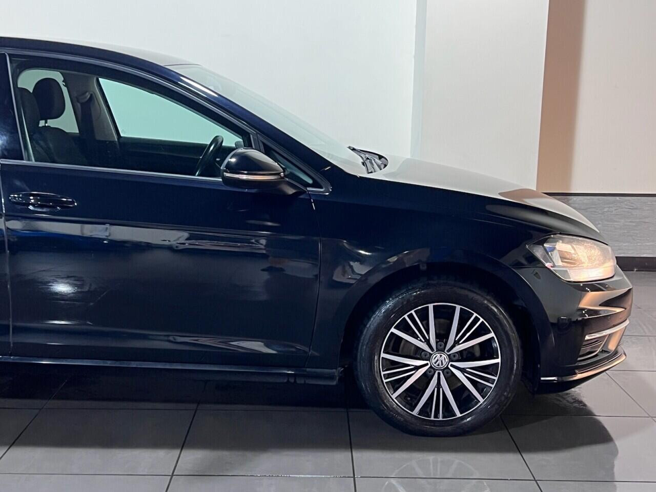 Voiture
                                                 Volkswagen Golf 1.4 TSI SE Nav Hatchback 5dr Petrol Manual Euro 6 (s/s) (125 ps)