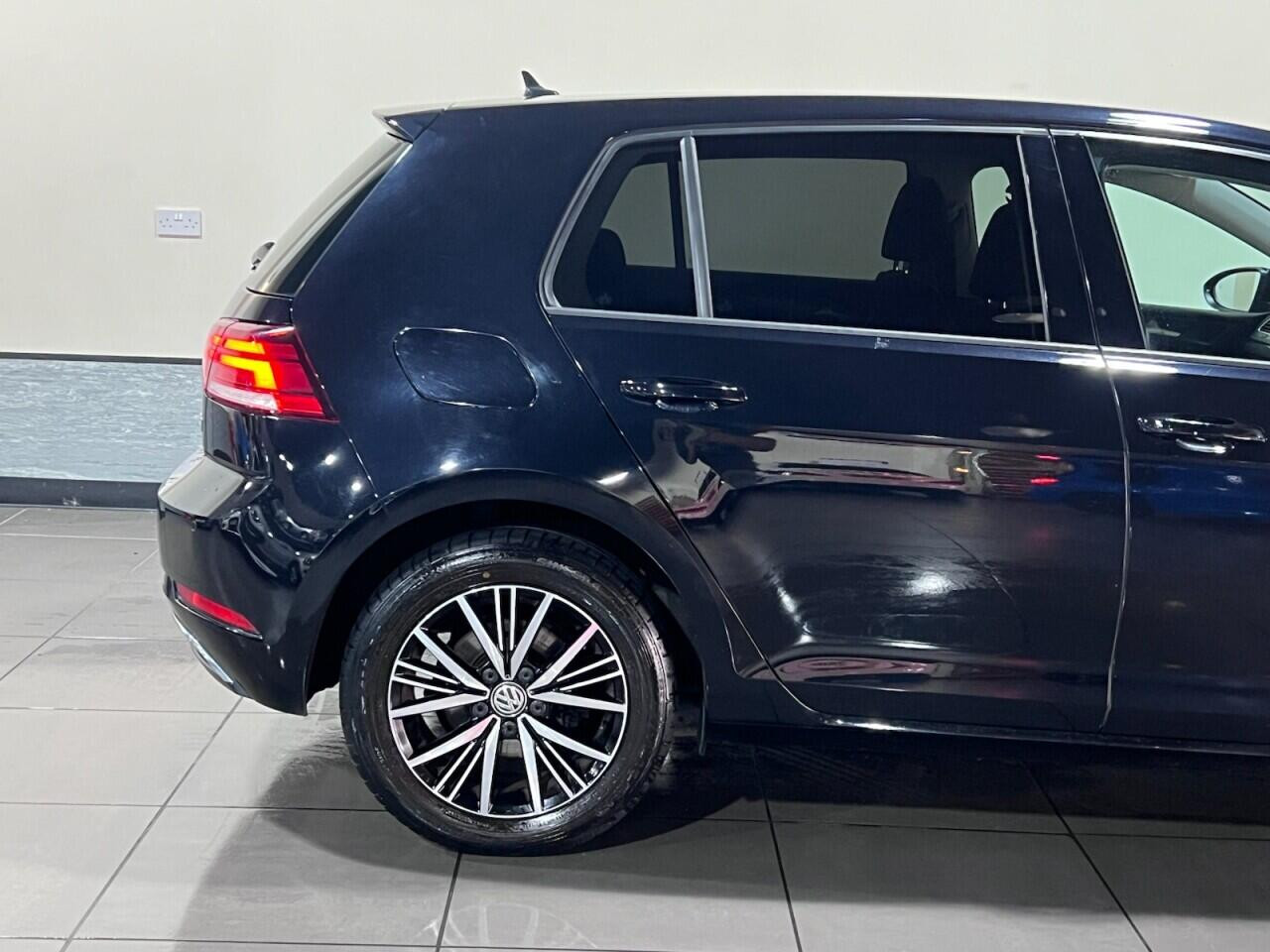 Voiture
                                                 Volkswagen Golf 1.4 TSI SE Nav Hatchback 5dr Petrol Manual Euro 6 (s/s) (125 ps)