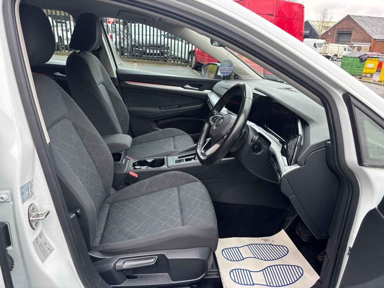 
                                                Voiture
                                                 Volkswagen Golf 1.5 eTSI MHEV Life Hatchback 5dr Petrol Hybrid DSG Euro 6 (s/s) (150 ps) MOT 11/26 54K FSH AUTO ULEZ