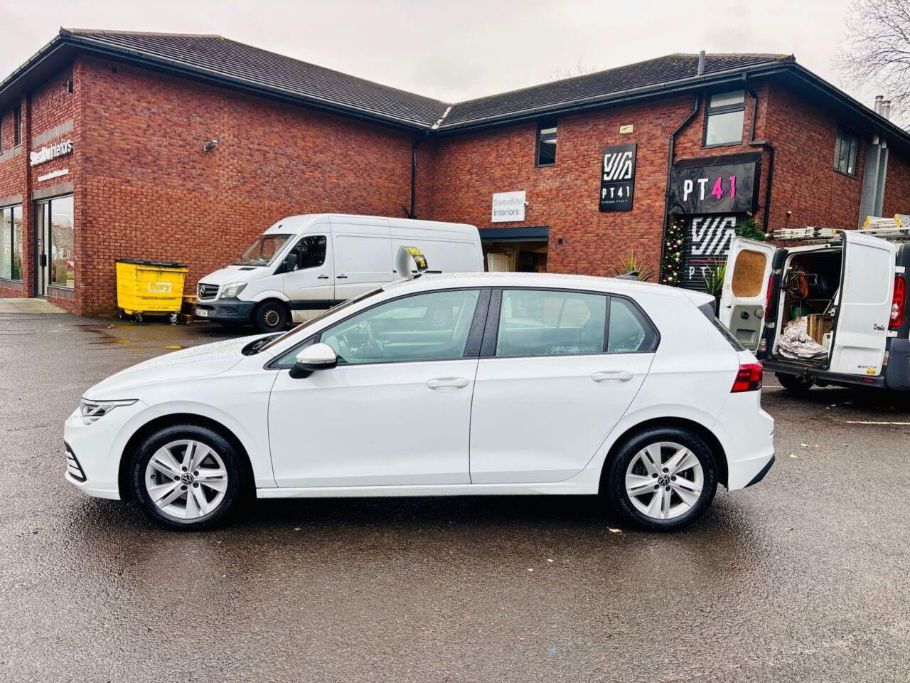 
                                                Voiture
                                                 Volkswagen Golf 1.5 eTSI MHEV Life Hatchback 5dr Petrol Hybrid DSG Euro 6 (s/s) (150 ps) MOT 11/26 54K FSH AUTO ULEZ