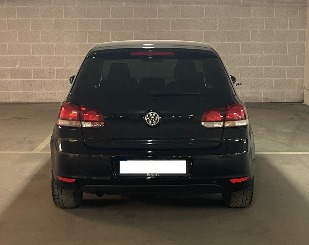 
                                                Voiture
                                                 Volkswagen GOLF 1.6-105 D