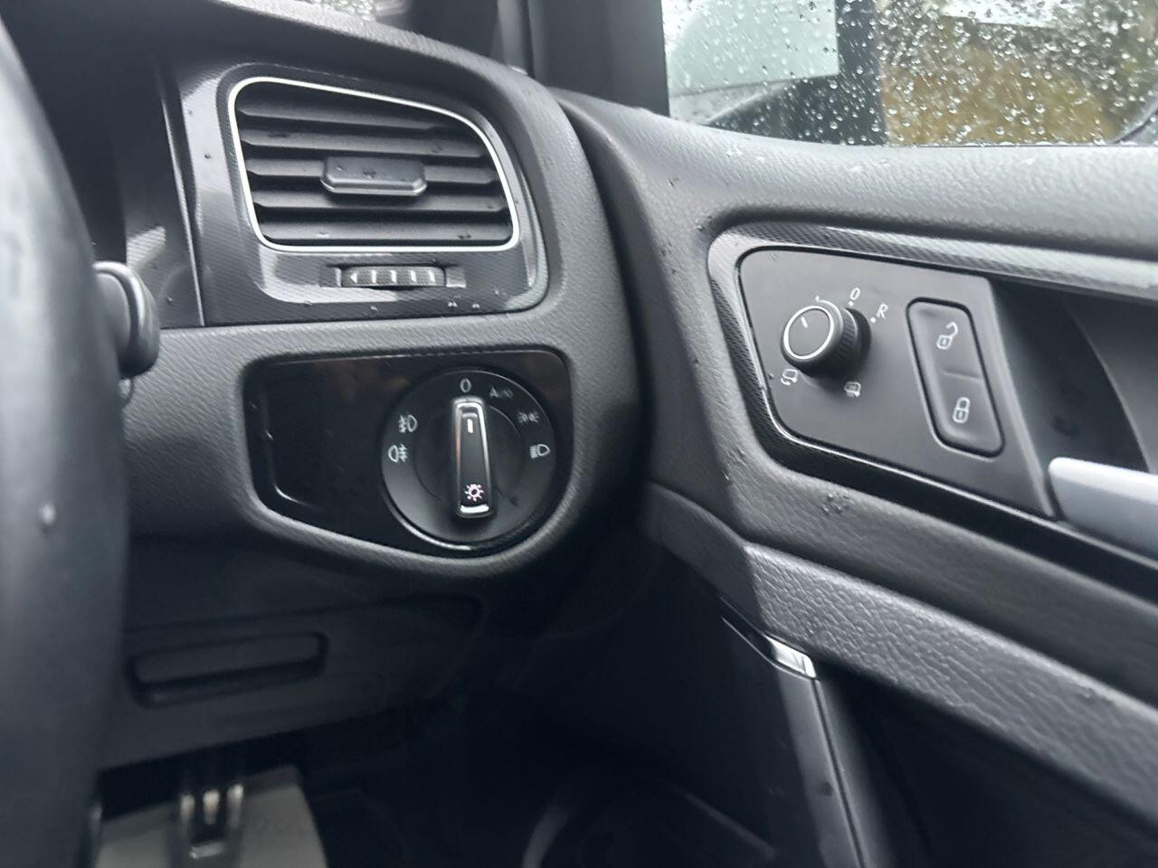 
                                                Voiture
                                                 Volkswagen Golf 2.0 TSI BlueMotion Tech GTI Hatchback 5dr Petrol DSG Euro 6 (s/s) (220 MOT 11/26 AUTO 63K FSH ULEZ