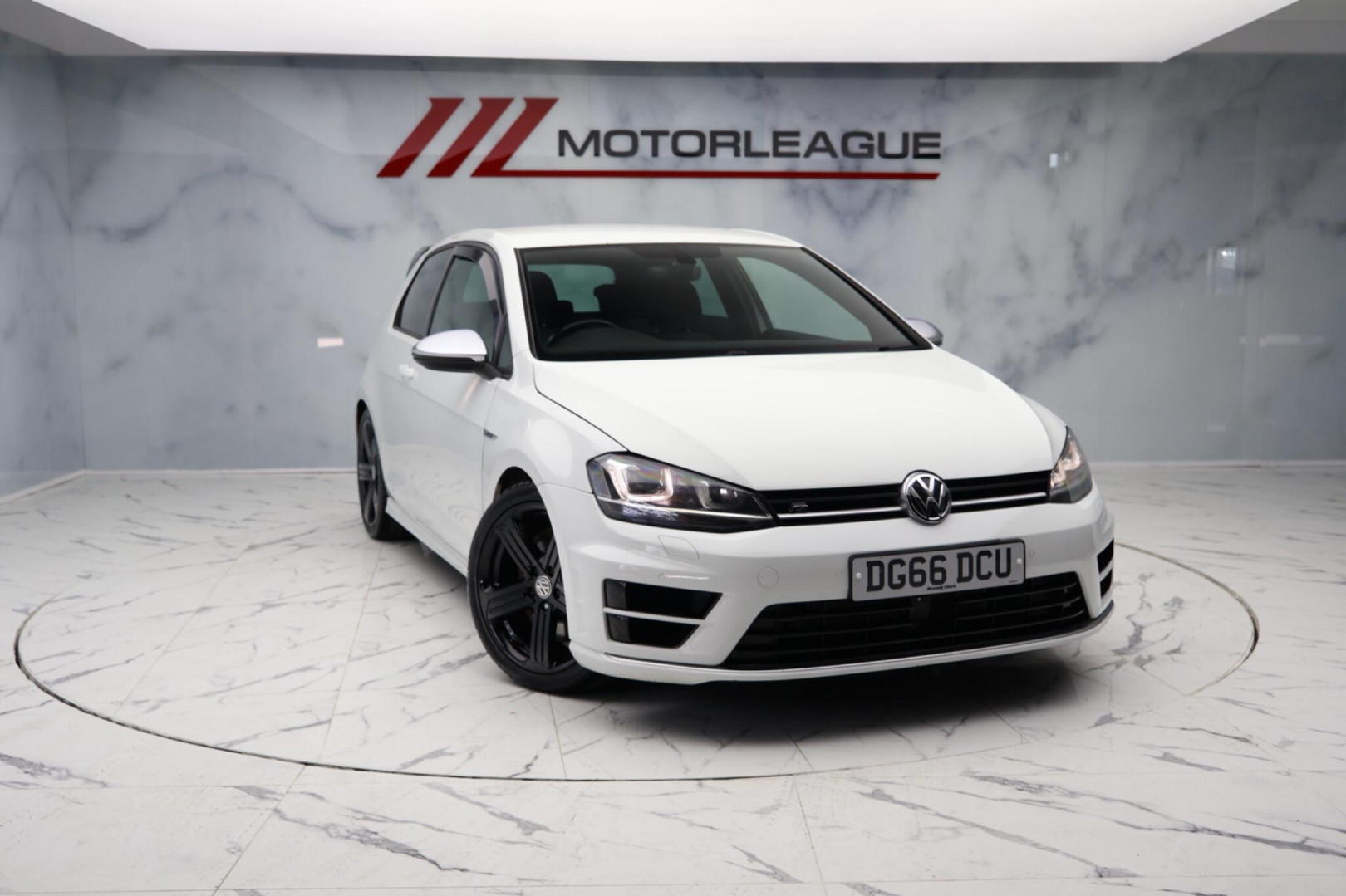 
                                                Voiture
                                                 Volkswagen Golf 2.0 TSI BlueMotion Tech R DSG 4Motion Euro 6 (s/s) 3dr