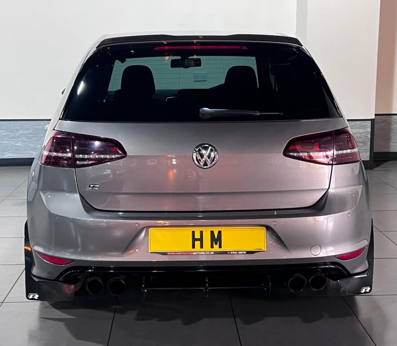 Voiture
                                                 Volkswagen Golf 2.0 TSI BlueMotion Tech R Hatchback 5dr Petrol Manual 4Motion Euro 6 (s/s) (300 ps) Hatchback