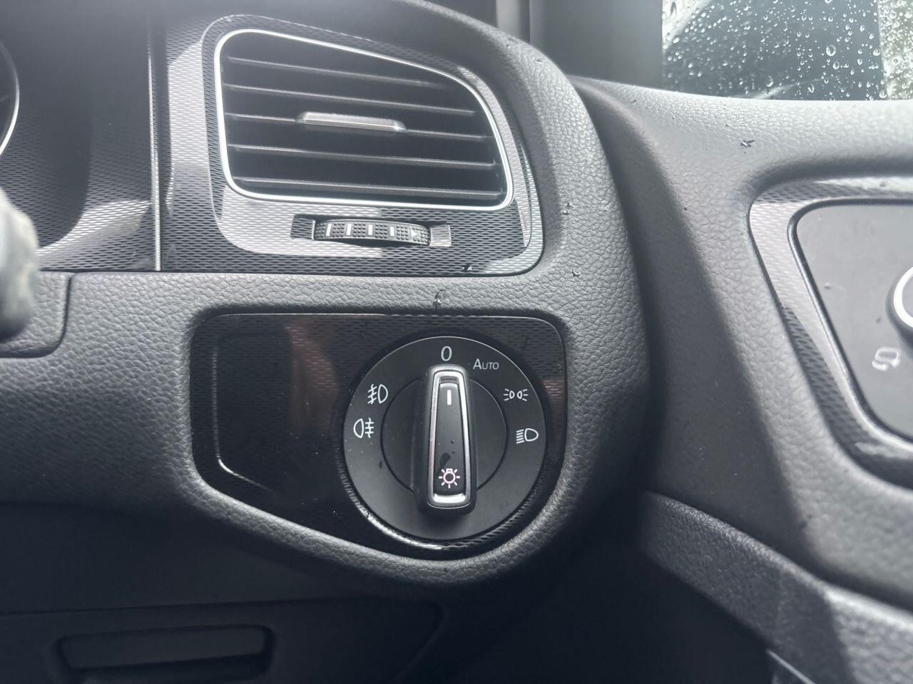 
                                                Voiture
                                                 Volkswagen Golf 2.0 TSI GTI TCR HATCHBACK 5DR PETROL DSG EURO 6 (S/S) (290 PS) AUTO MOT 11/26 40K ULEZ