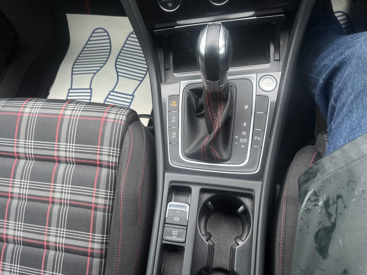 
                                                Voiture
                                                 Volkswagen Golf 2.0 TSI GTI TCR HATCHBACK 5DR PETROL DSG EURO 6 (S/S) (290 PS) AUTO MOT 11/26 40K ULEZ