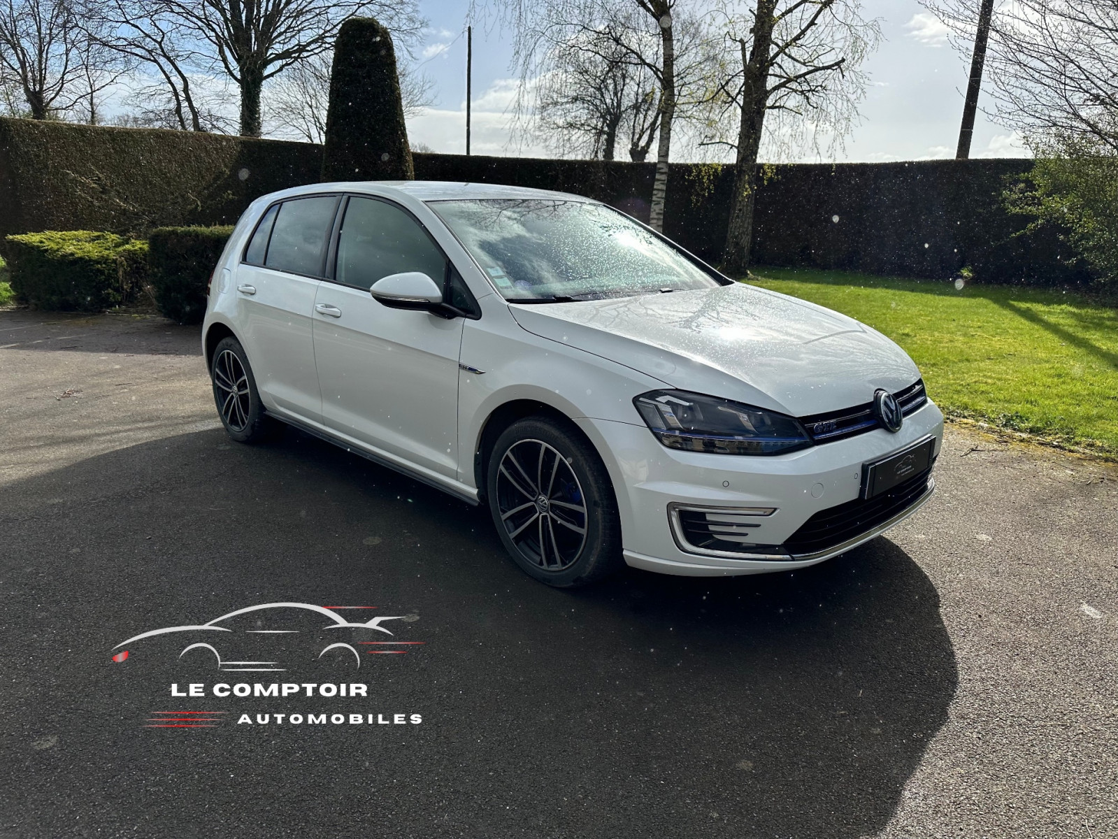 
                                                Voiture
                                                 Volkswagen Golf GTE