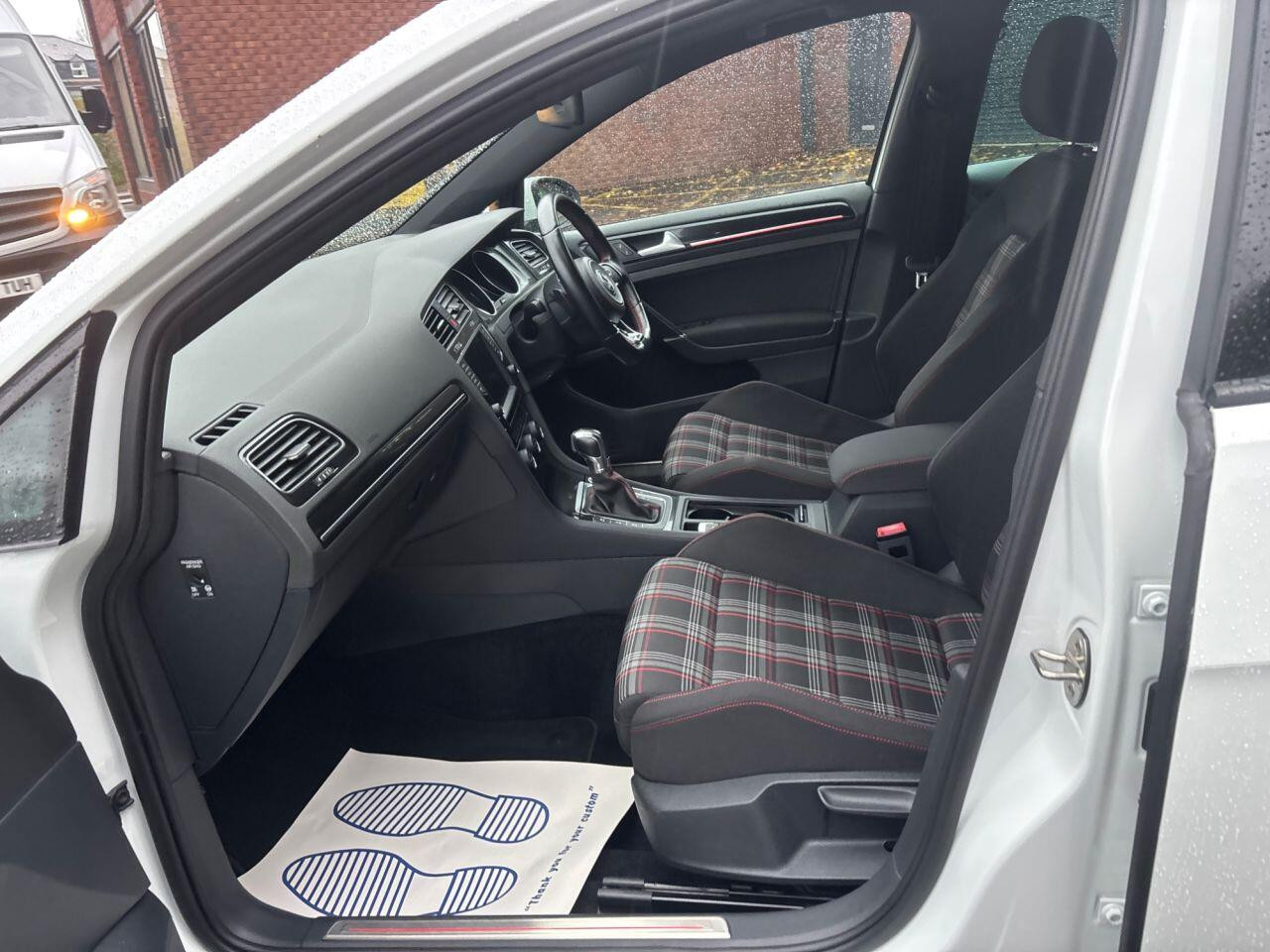 
                                                Voiture
                                                 Volkswagen Golf GTI MOT 11/26 AUTO 63K FSH ULEZ 2.0 5dr