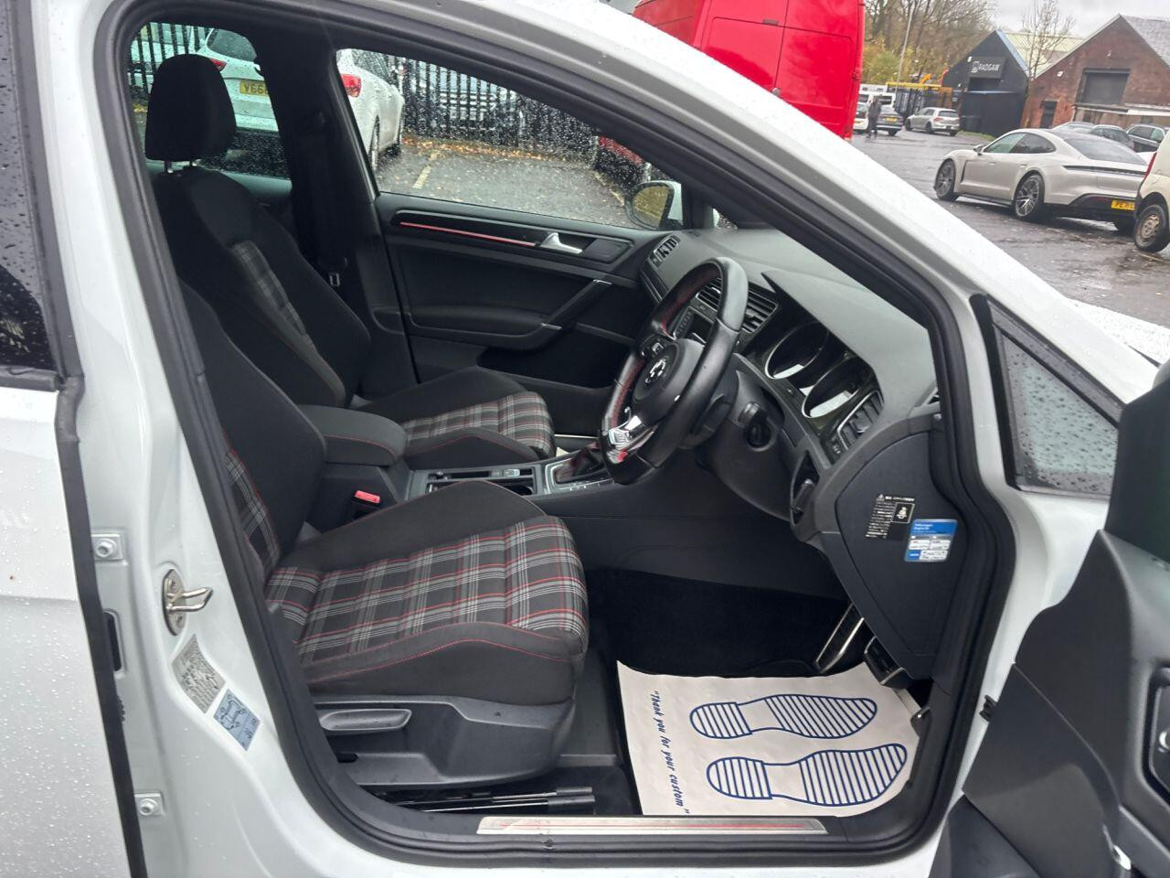 
                                                Voiture
                                                 Volkswagen Golf GTI MOT 11/26 AUTO 63K FSH ULEZ 2.0 5dr