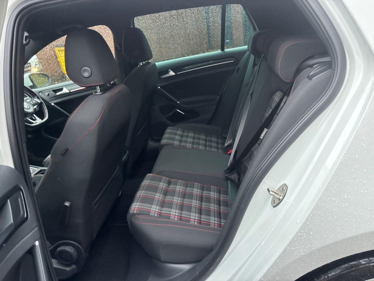 
                                                Voiture
                                                 Volkswagen Golf GTI MOT 11/26 AUTO 63K FSH ULEZ 2.0 5dr