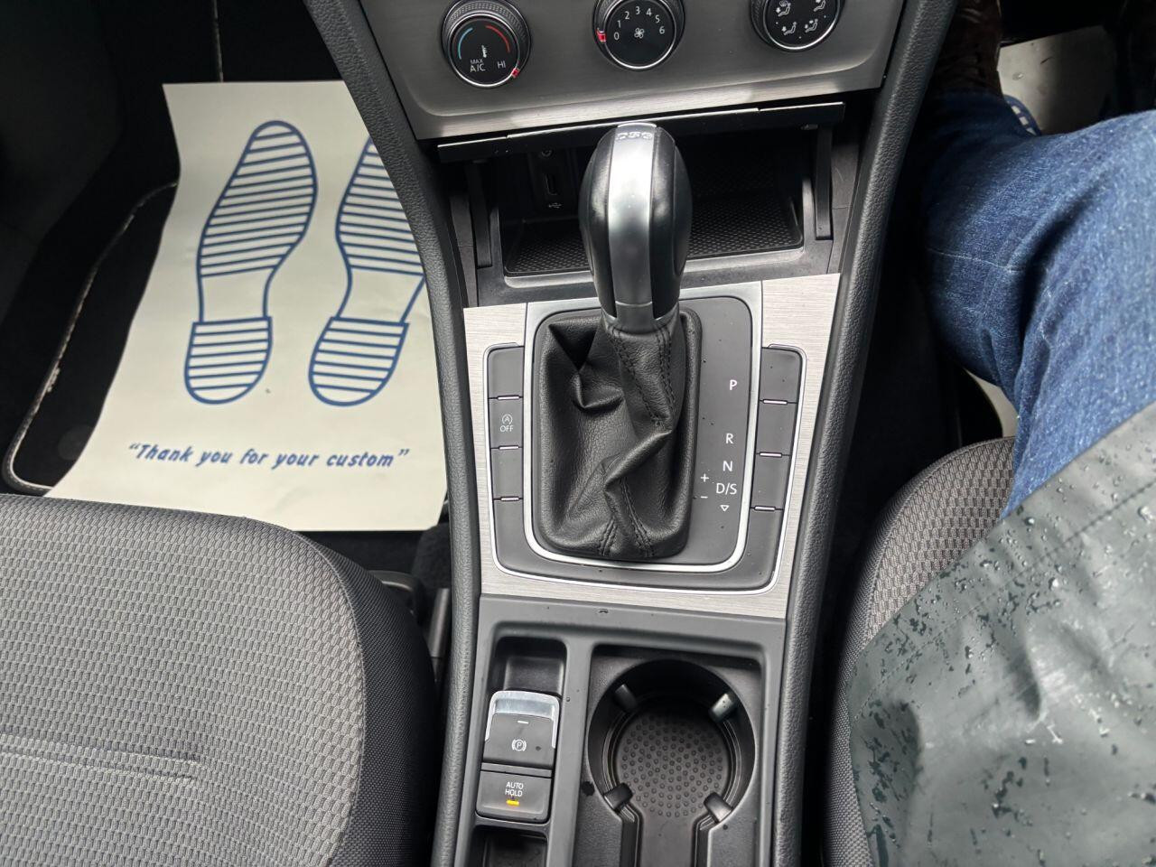 
                                                Voiture
                                                 Volkswagen Golf SE FSI MOT 11/26 AUTO 32K PSH ULEZ 1.4 5dr