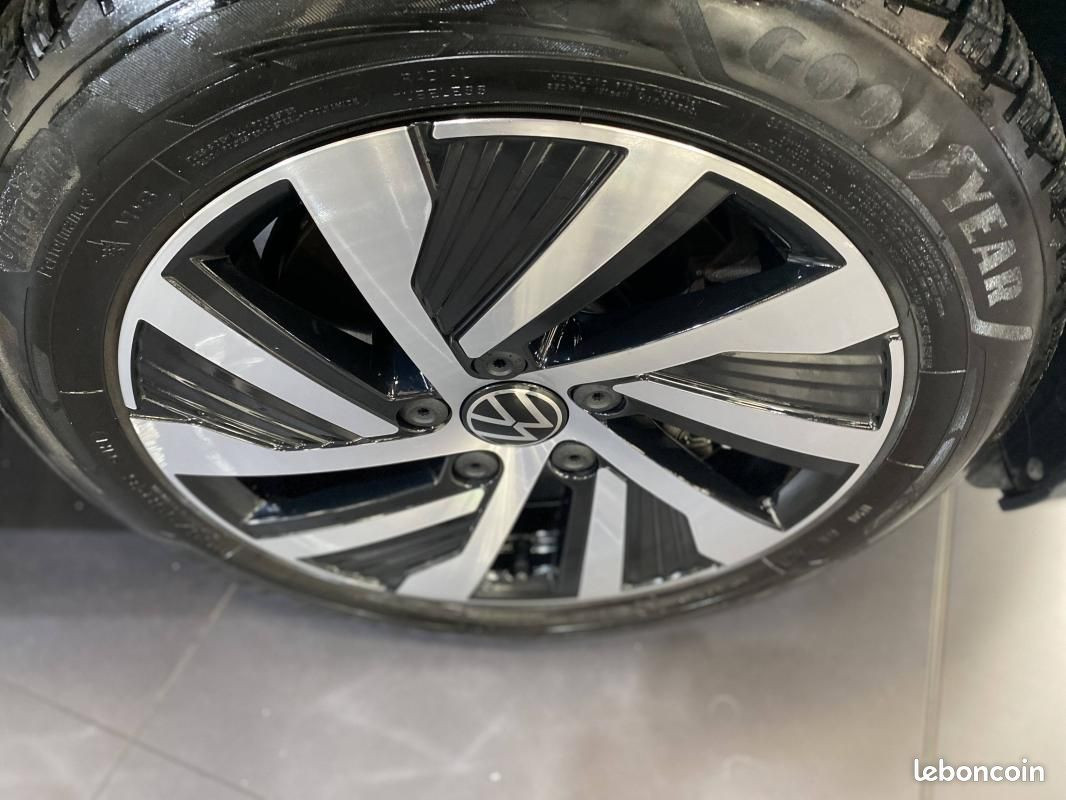 
                                                Voiture
                                                 Volkswagen Golf VIII Berline Style 1st eHybrid