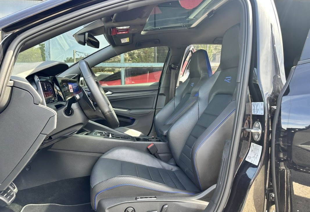 
                                                Voiture
                                                 Volkswagen Golf VIII R TSI 320ch 4 Motion DSG7