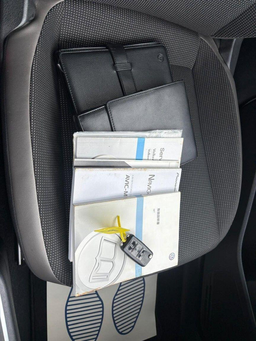 
                                                Voiture
                                                 Volkswagen Hatchback 1.0 High up! (2012/62) 5dr