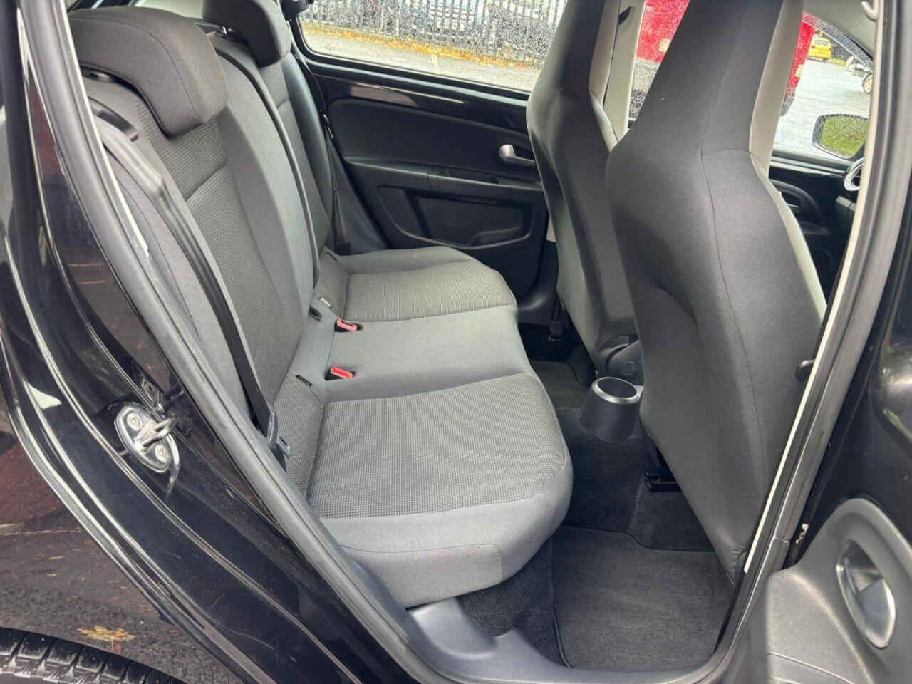 
                                                Voiture
                                                 Volkswagen Hatchback 1.0 High up! (2012/62) 5dr