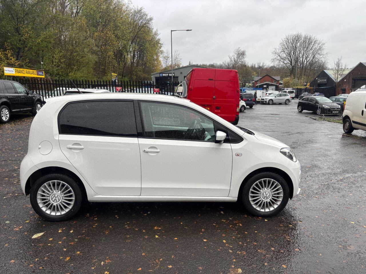 
                                                Voiture
                                                 Volkswagen HIGH UP 1.0 5dr