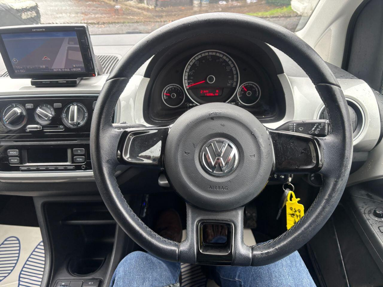 
                                                Voiture
                                                 Volkswagen HIGH UP 1.0 5dr