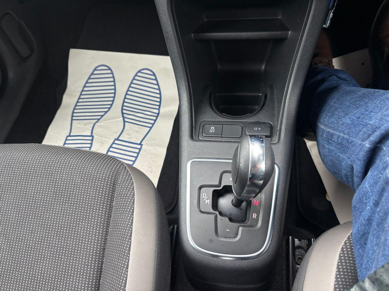 
                                                Voiture
                                                 Volkswagen HIGH UP 1.0 5dr