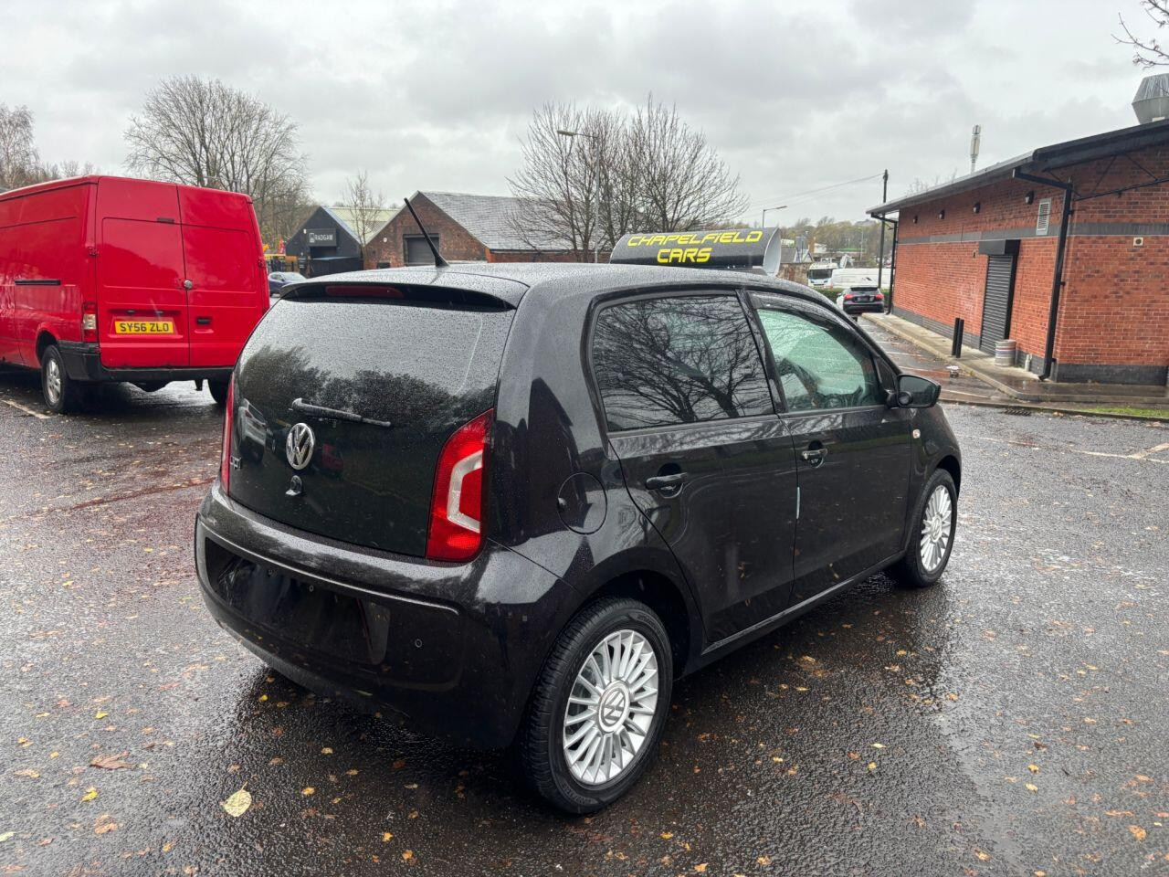 
                                                Voiture
                                                 Volkswagen HIGH UP AUTO MOT 11/26 39K ULEZ 1.0 5dr