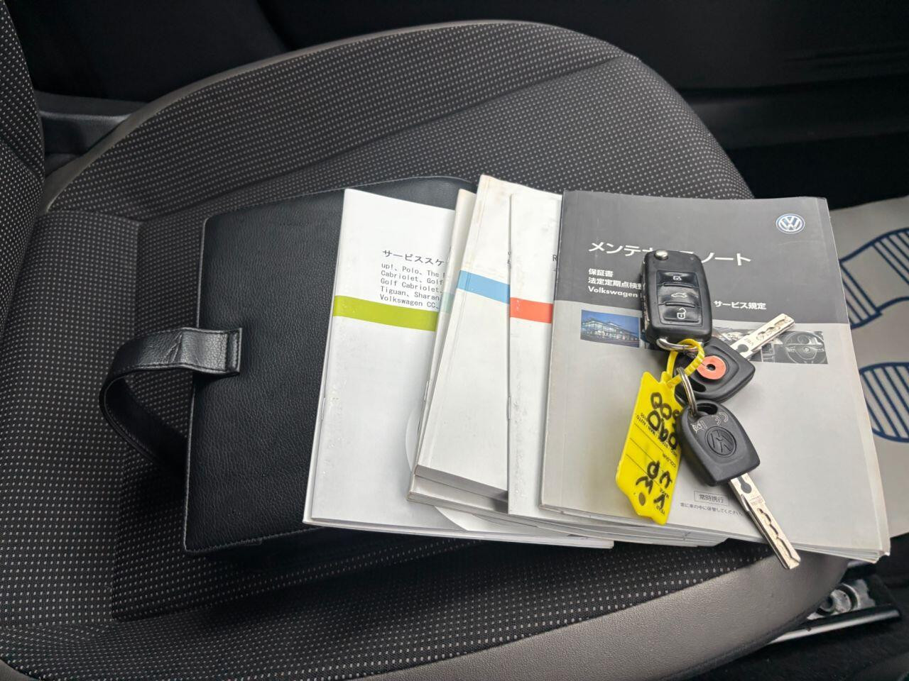 
                                                Voiture
                                                 Volkswagen HIGH UP AUTO MOT 11/26 39K ULEZ 1.0 5dr