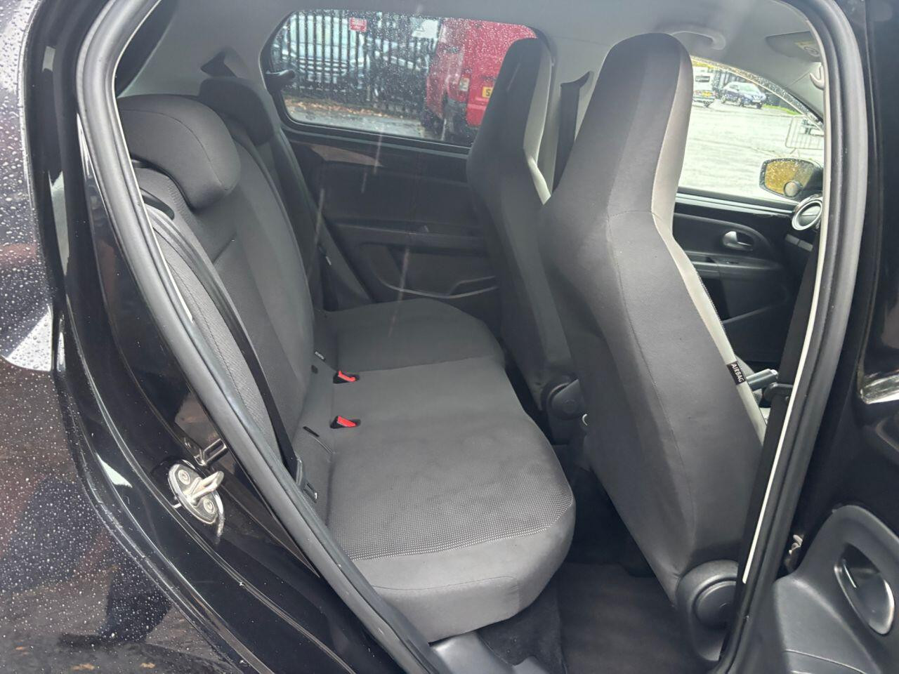 
                                                Voiture
                                                 Volkswagen HIGH UP AUTO MOT 11/26 39K ULEZ 1.0 5dr